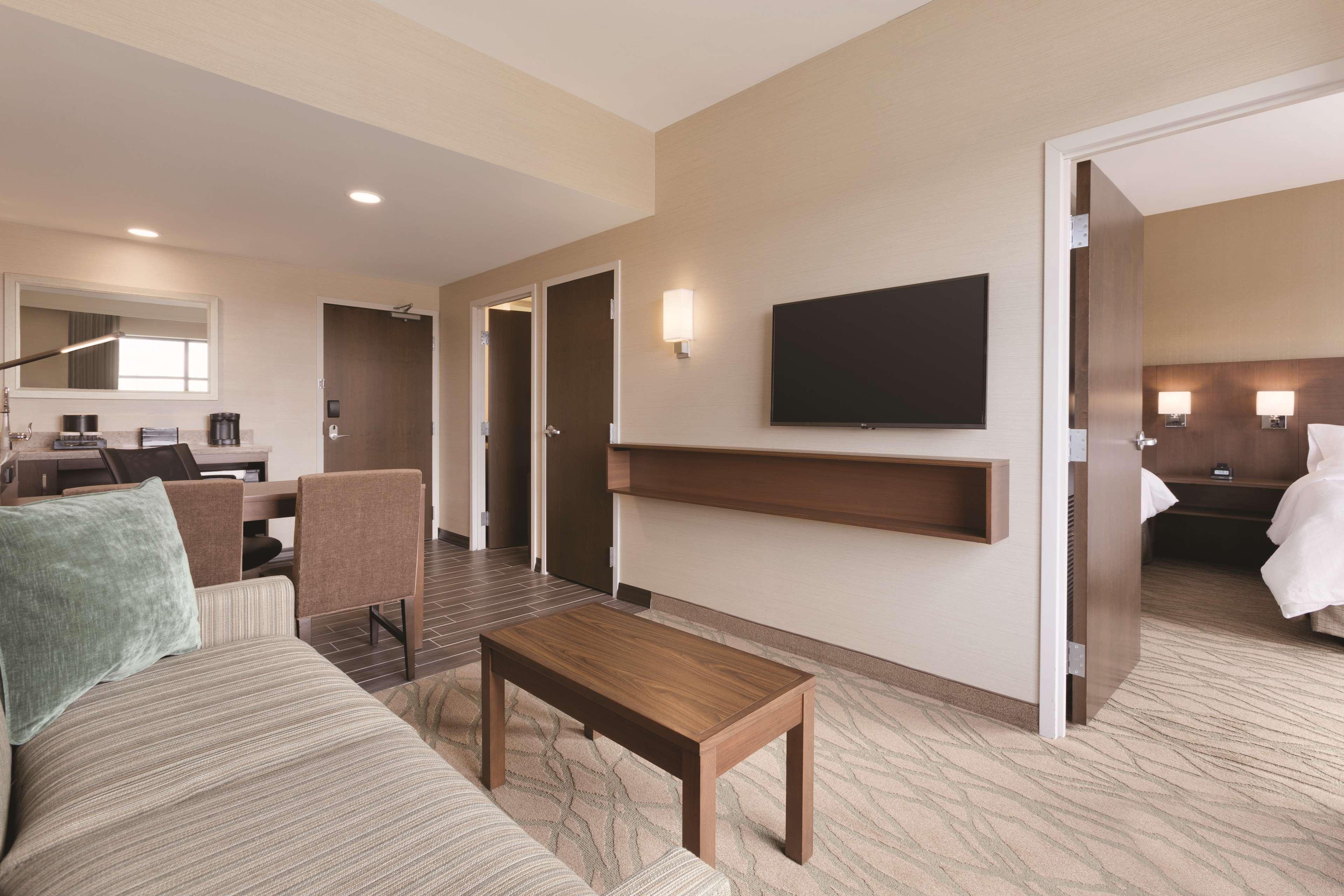 Embassy Suites By Hilton Akron Canton Airport Норт-Кантон Экстерьер фото