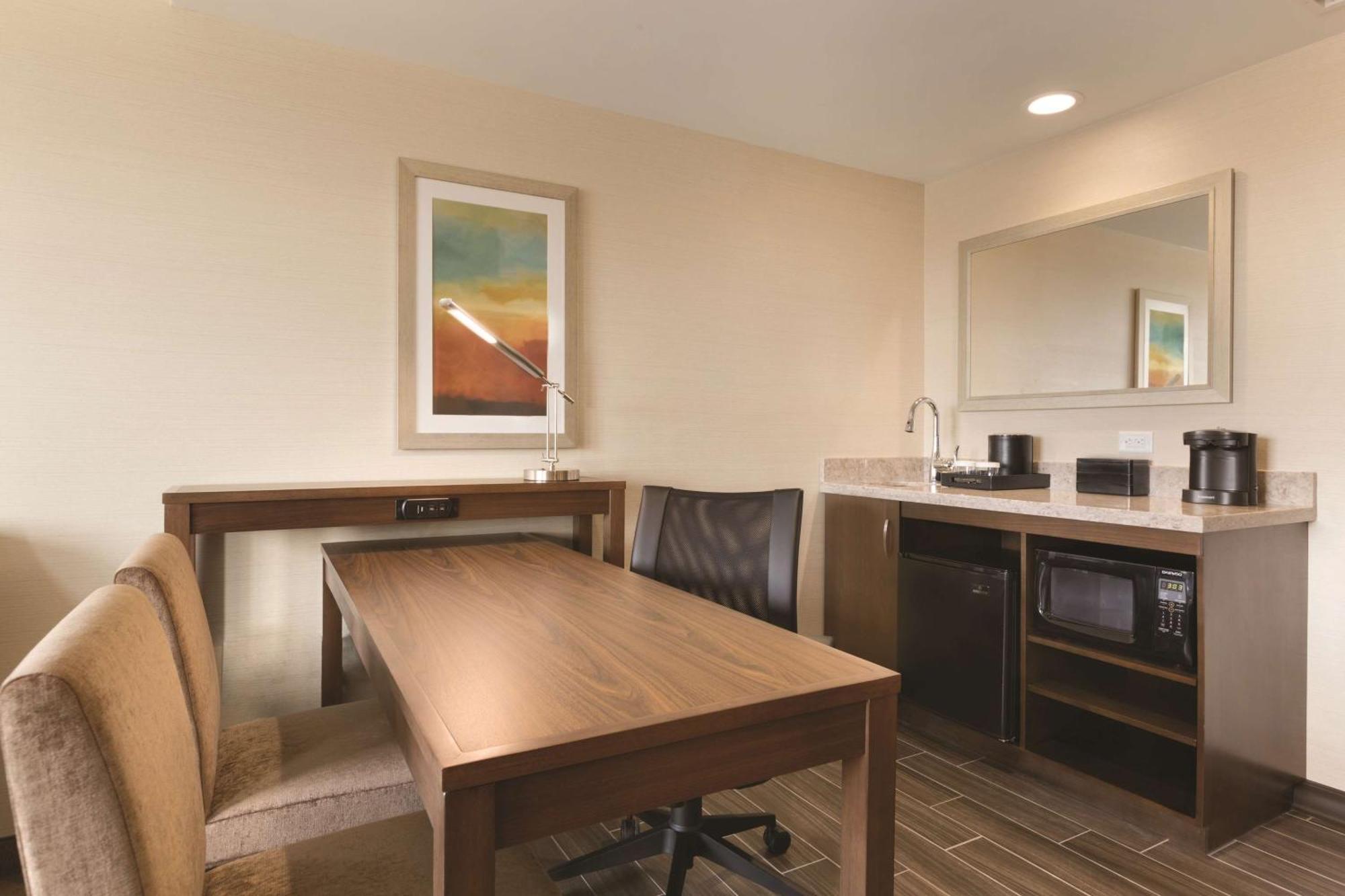 Embassy Suites By Hilton Akron Canton Airport Норт-Кантон Экстерьер фото