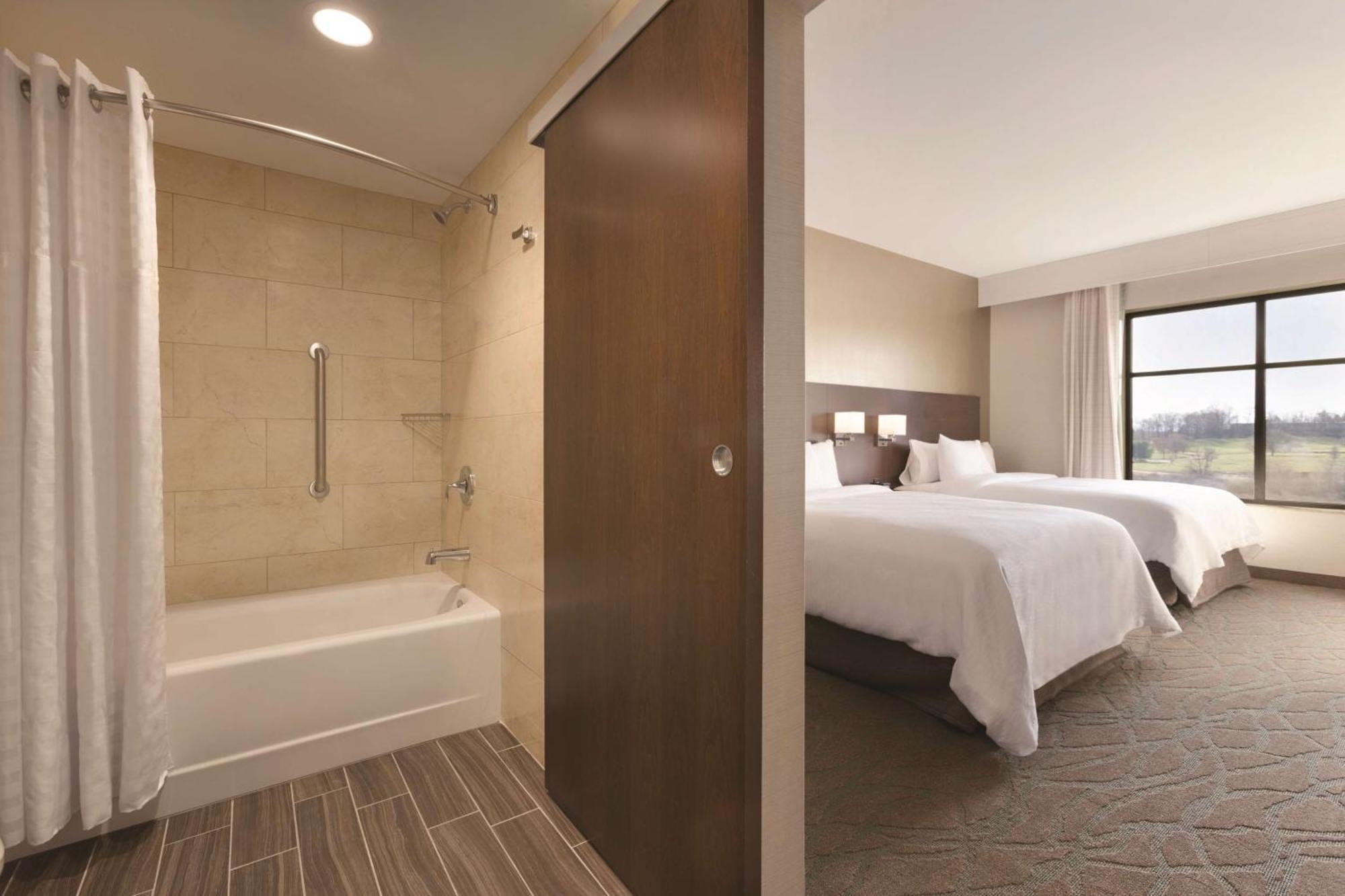 Embassy Suites By Hilton Akron Canton Airport Норт-Кантон Экстерьер фото