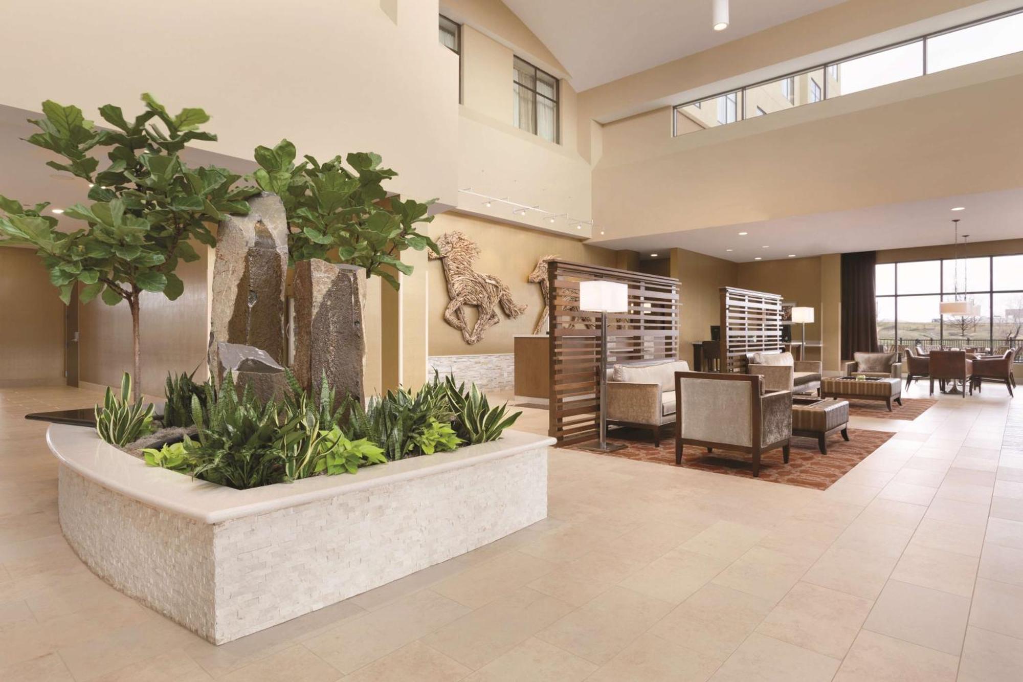Embassy Suites By Hilton Akron Canton Airport Норт-Кантон Экстерьер фото
